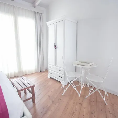 Bed and breakfast Alaya 3*