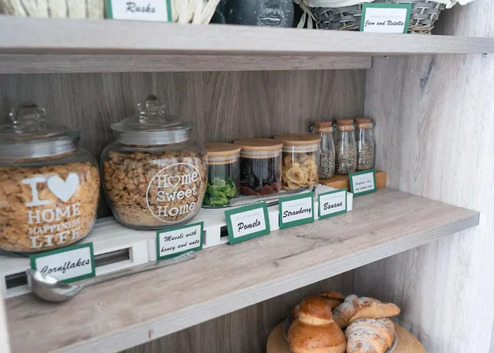 Alaya Bed & Breakfast 3*